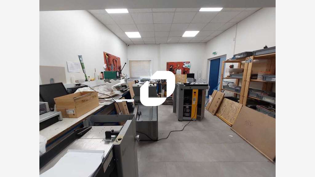 Vente Local d'activité 752m² Trappes