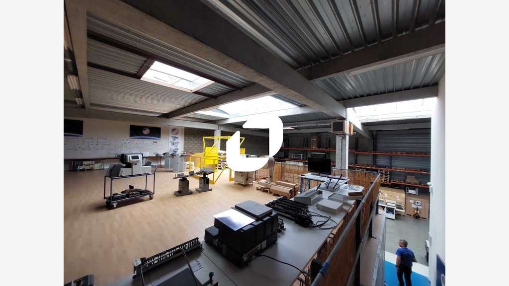 Vente Local d'activité 752m² Trappes