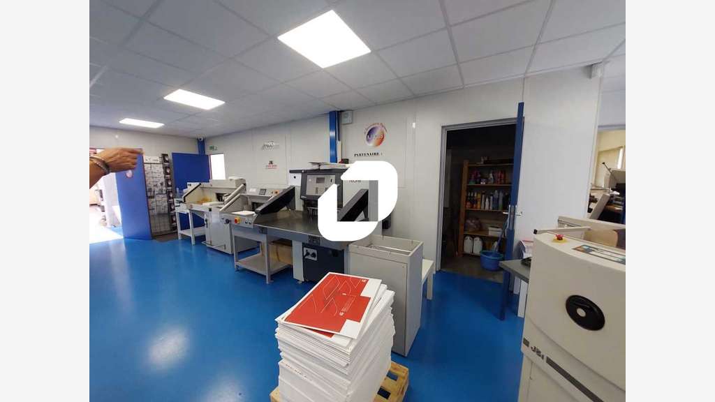 Vente Local d'activité 752m² Trappes