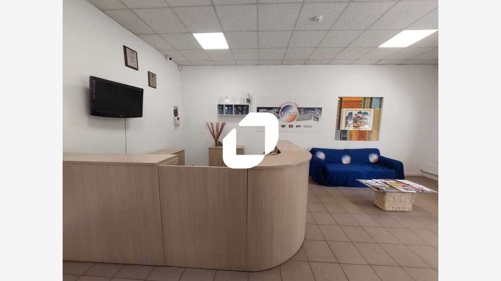 Vente Local d'activité 752m² Trappes
