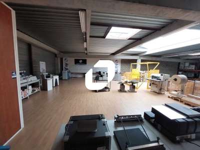 Vente Local d'activité 752m² Trappes