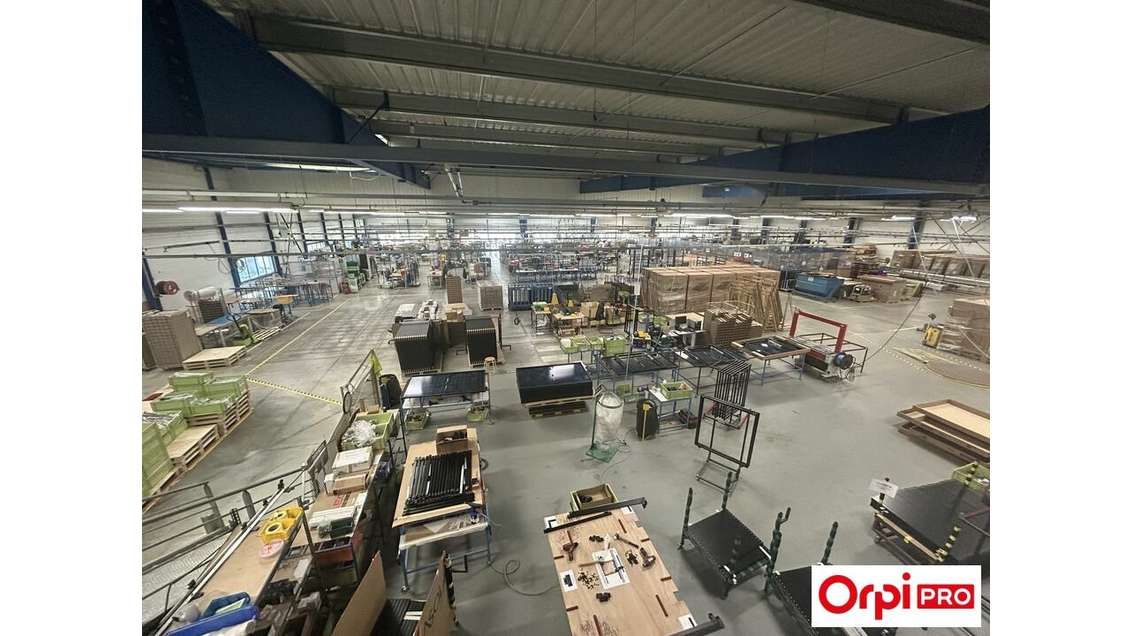 Locaux 5727m² sur 1ha à vendre à Trégueux