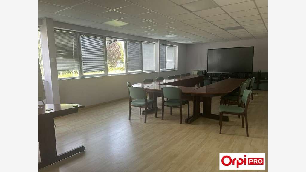 Locaux 5727m² sur 1ha à vendre à Trégueux
