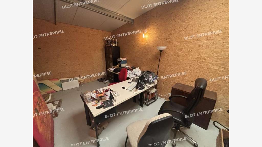 A vendre local d'activités 280m² à Treillières
