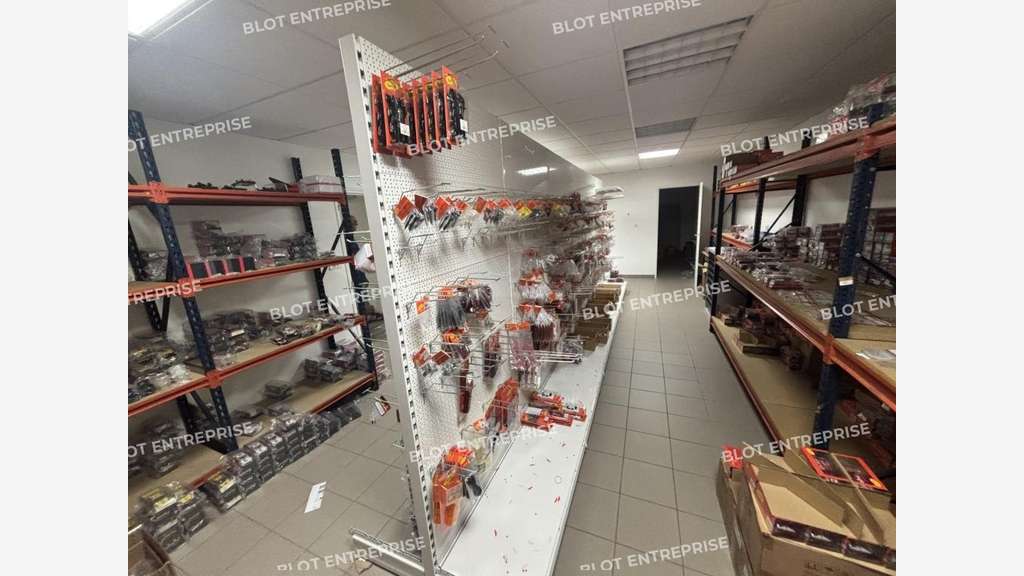 A vendre local d'activités 280m² à Treillières