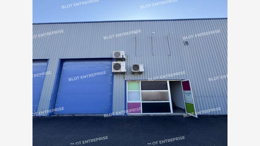 A vendre local d'activités 280m² à Treillières