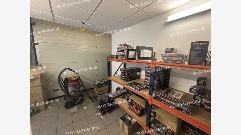 A vendre local d'activités 280m² à Treillières