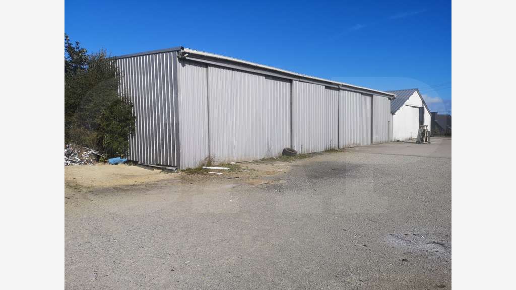 A vendre bâtiment 2050m² secteur Loudéac