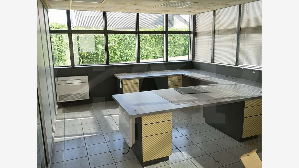 A vendre bâtiment 2050m² secteur Loudéac