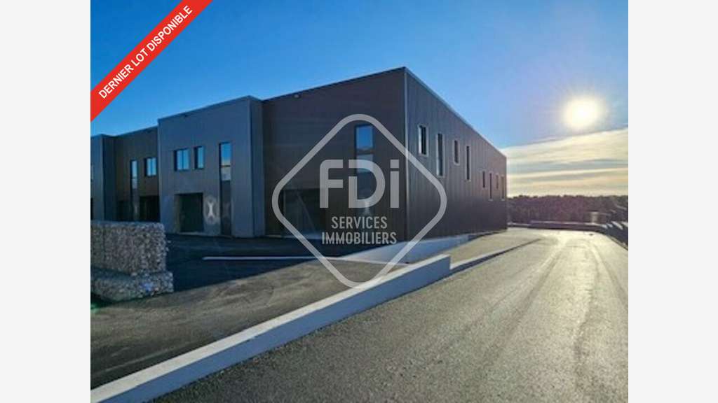 Cède local d'activité 3503m² à Vailhauques Ecoparc