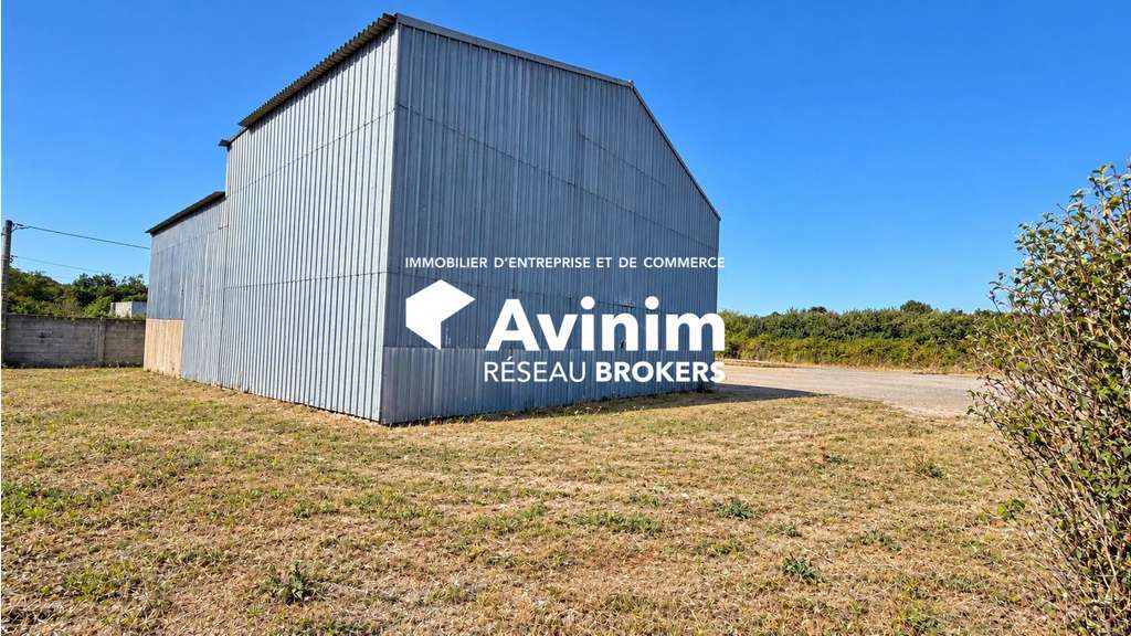 VAIRÉ – SITE ARTISANAL INDÉPENDANT – ENV. 350 M² B
