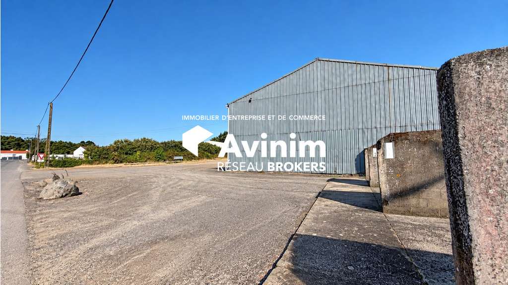 VAIRÉ – SITE ARTISANAL INDÉPENDANT – ENV. 350 M² B