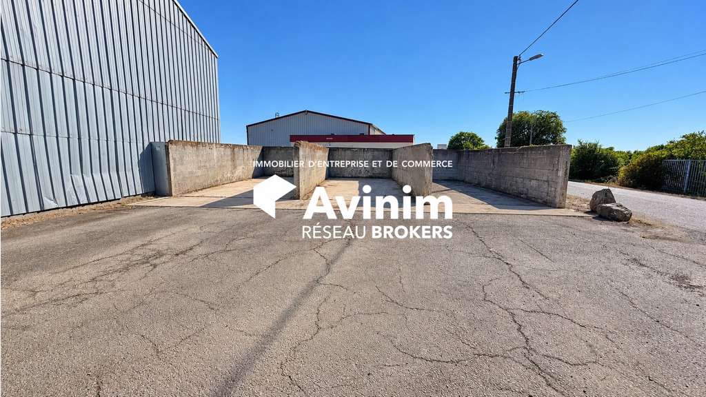 VAIRÉ – SITE ARTISANAL INDÉPENDANT – ENV. 350 M² B