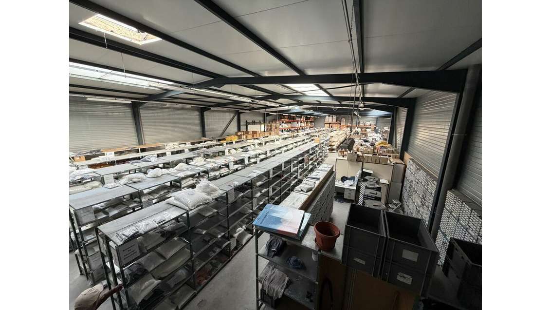 Local d'activité 1150m² à vendre au Sud de Valence