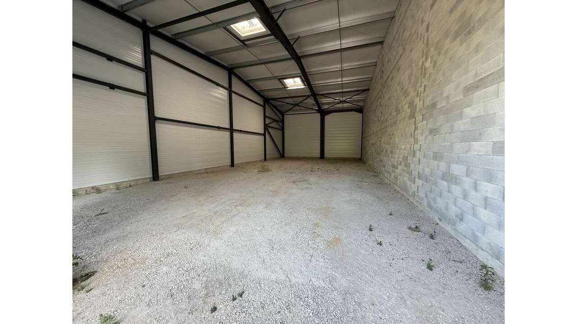Local d'activité neuf 161m² à vendre à Valence Est