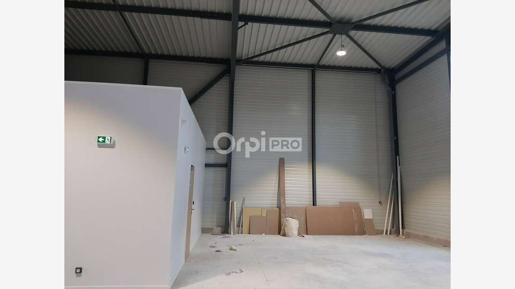 Local d'activité 300m² à vendre à Valence