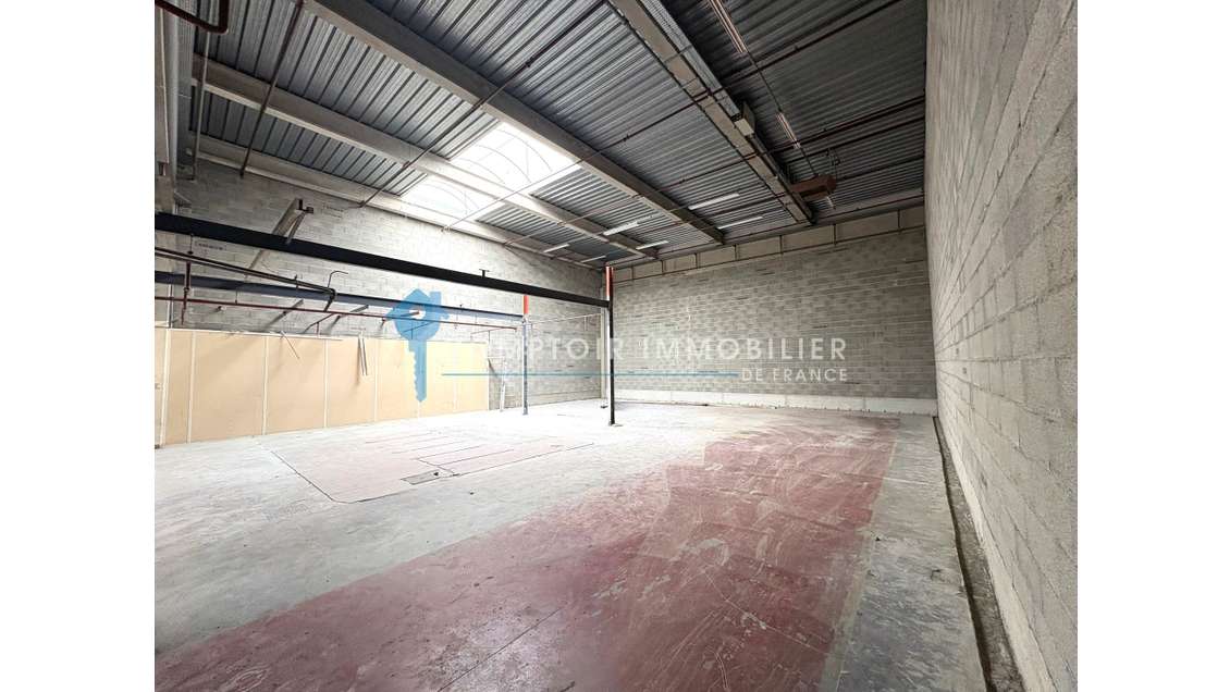 Vente local loué à Valence Briffaut 