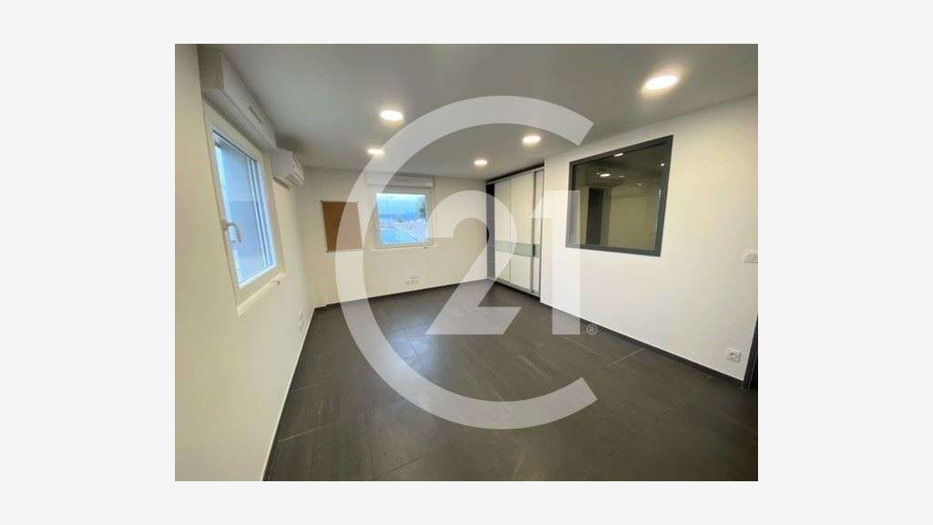 AV bâtiment d'activité 470m² à Portes les Valence