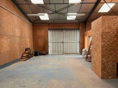 AV local d'activité 110m² à Baden ZA