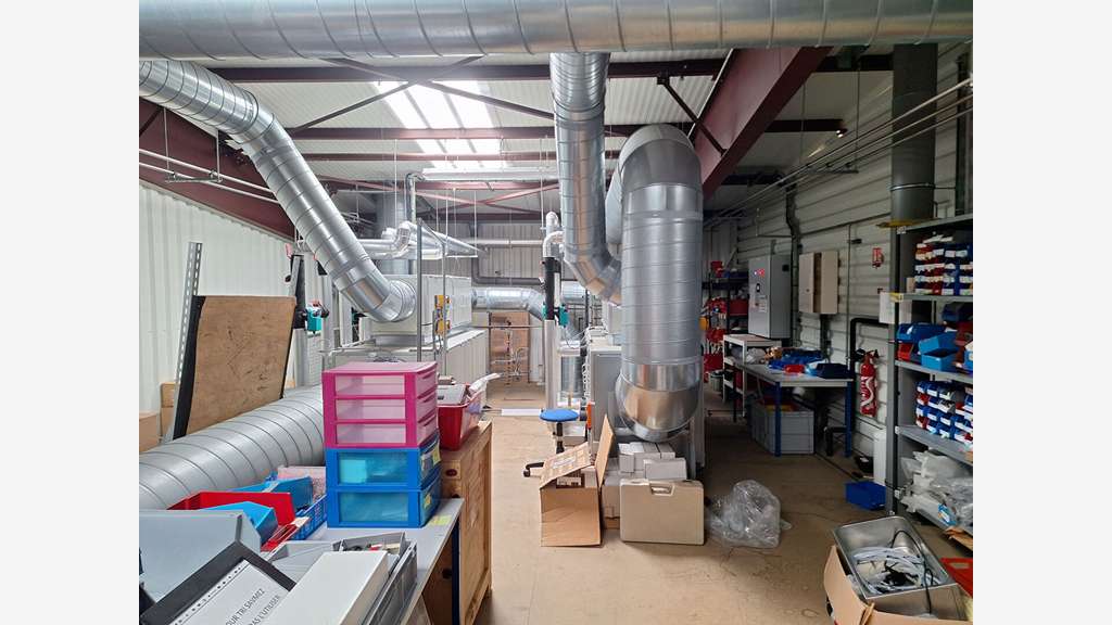 Vente local d'activité 1 050m² en ZA de Saint Avé