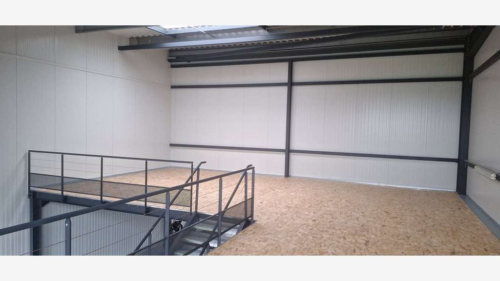 Vente local d'activité neuf de 210m² à Theix
