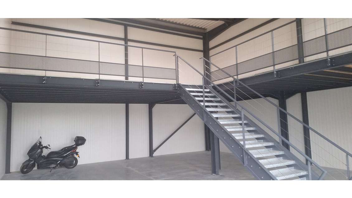 Vente local d'activité neuf de 210m² à Theix