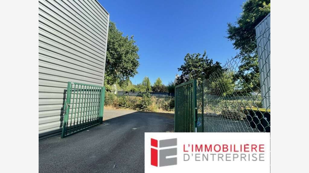 A vendre entrepôt 114m² à Vannes