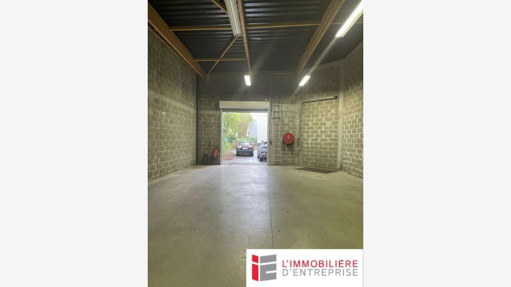 A vendre entrepôt 114m² à Vannes