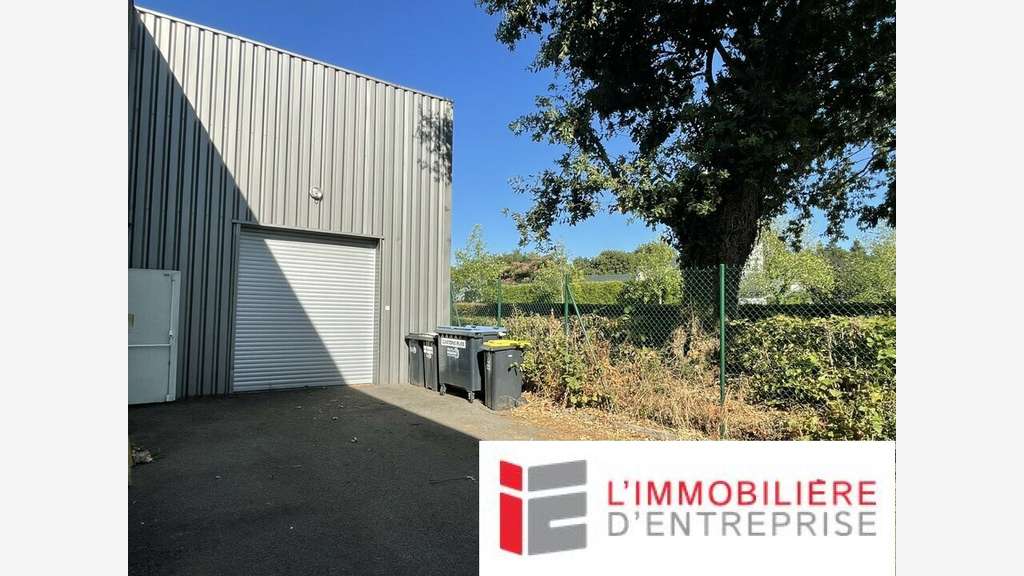 A vendre entrepôt 114m² à Vannes