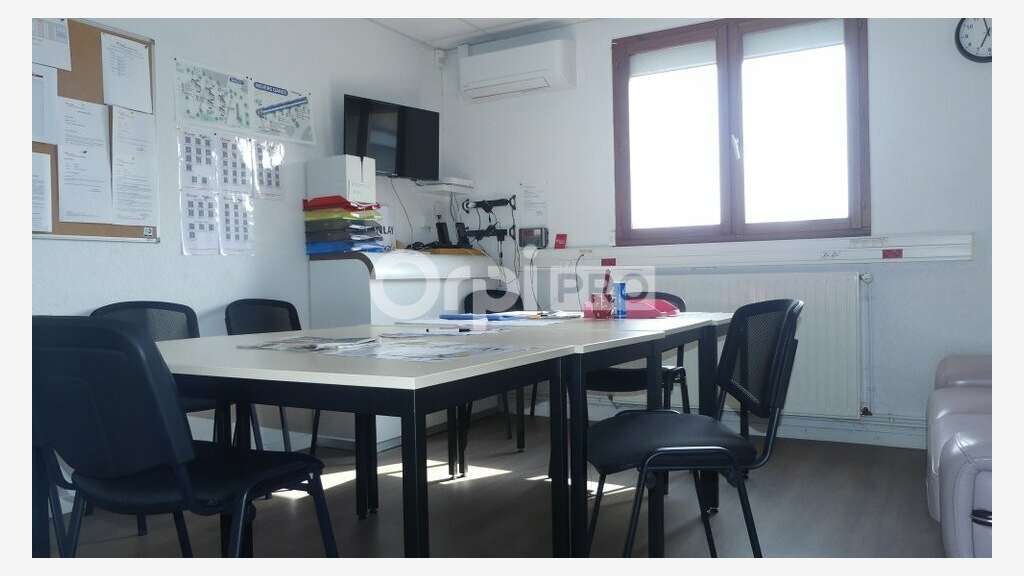 Entrepôt de 1355m² à vendre à Varennes Vauzelles