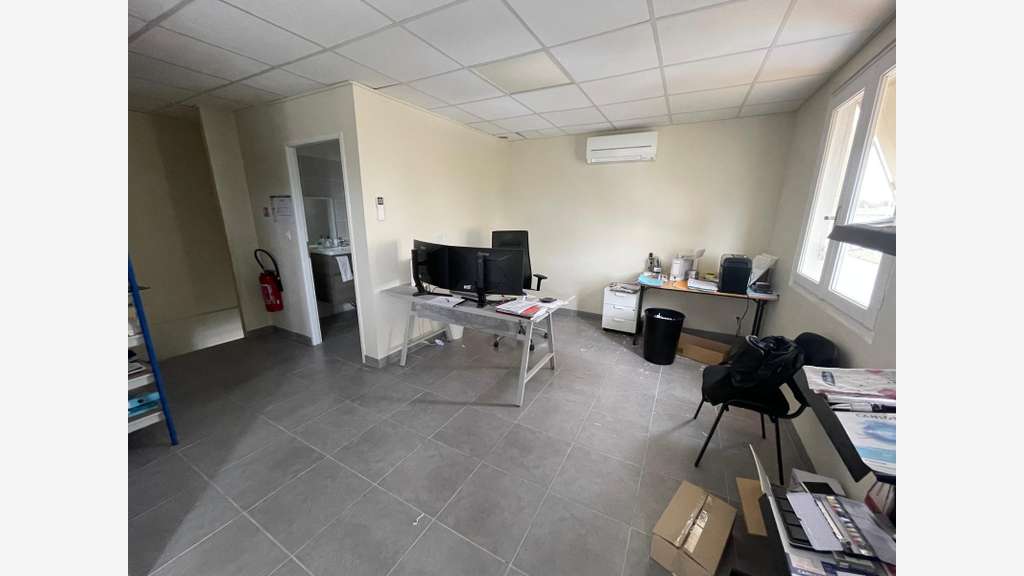 Vente locaux commerciaux 230m² ZAC Vauvert 30600