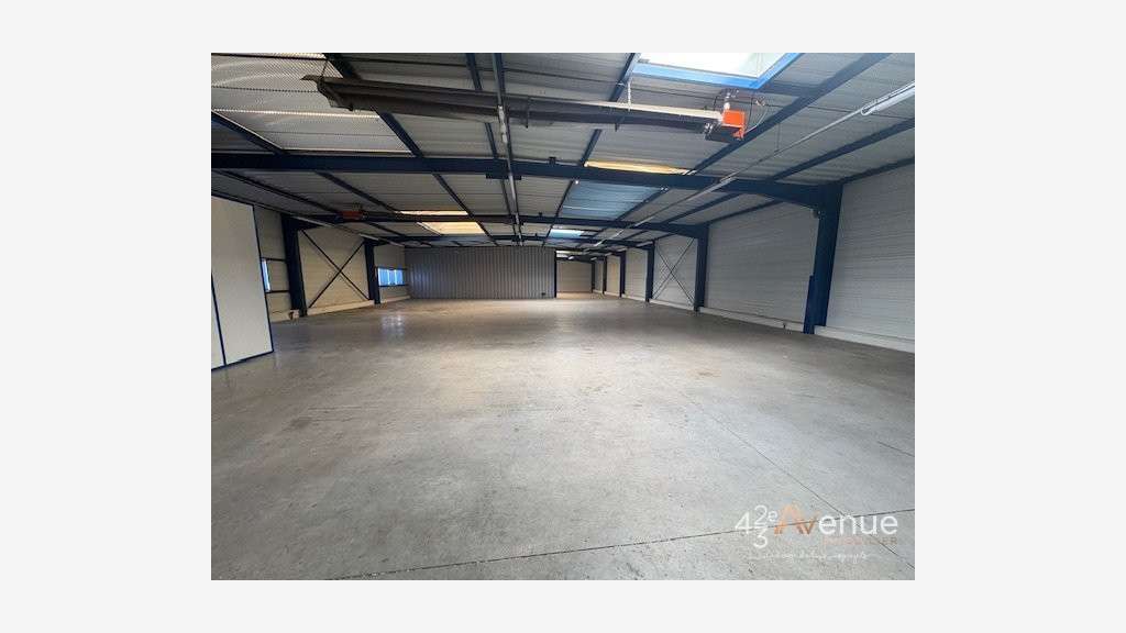 Vente local d'activité 645m² sur 1785m² à Veauche