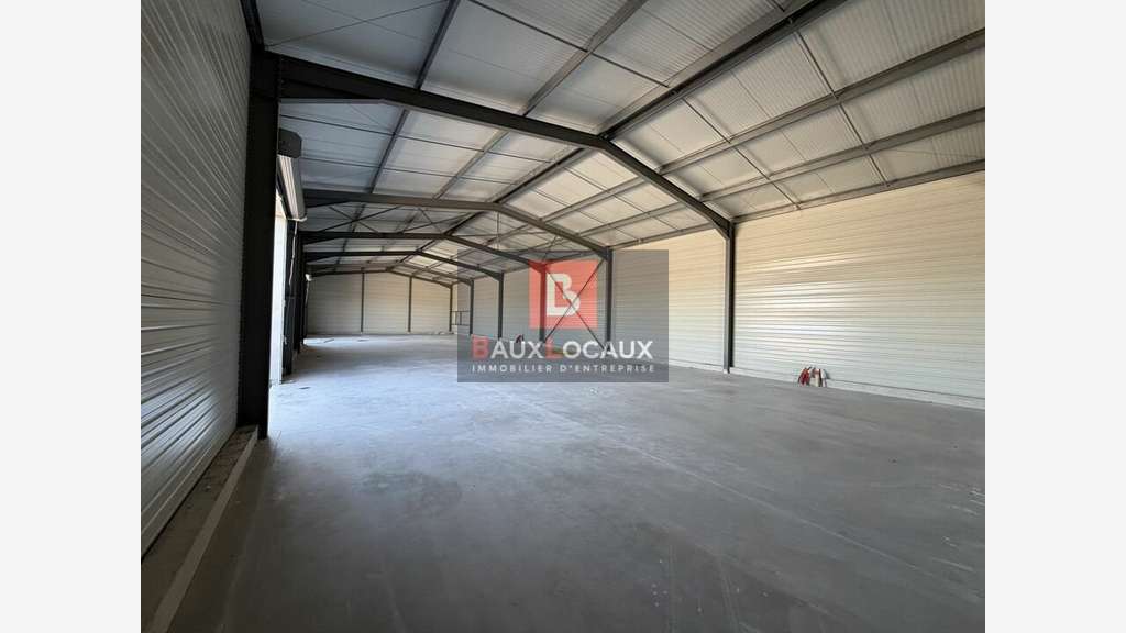 Local d'activité 660m² à vendre à Vedène accès A7