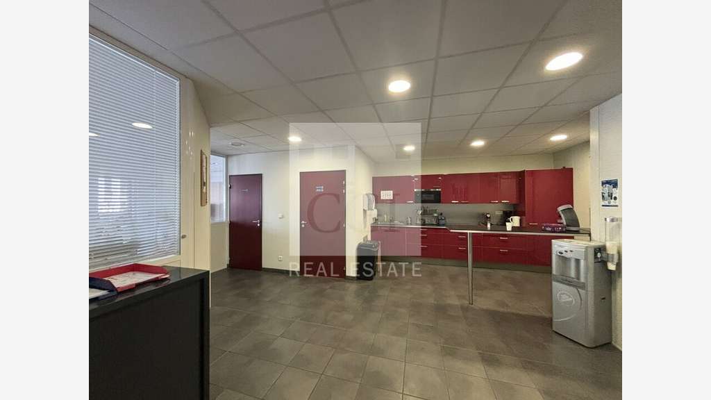 A vendre local d'activités 731m² à Vénissieux