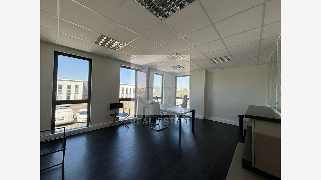 A vendre local d'activités 731m² à Vénissieux