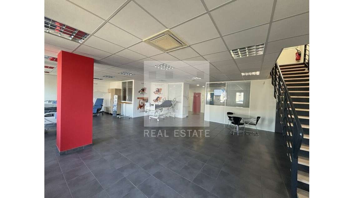 A vendre local d'activités 731m² à Vénissieux