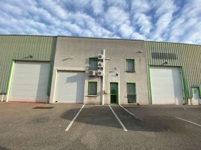 EXCLUSIVITE local 342m² à vendre à Vénissieux