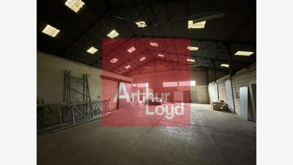 Local d'activité 1200m² à vendre à Vergt
