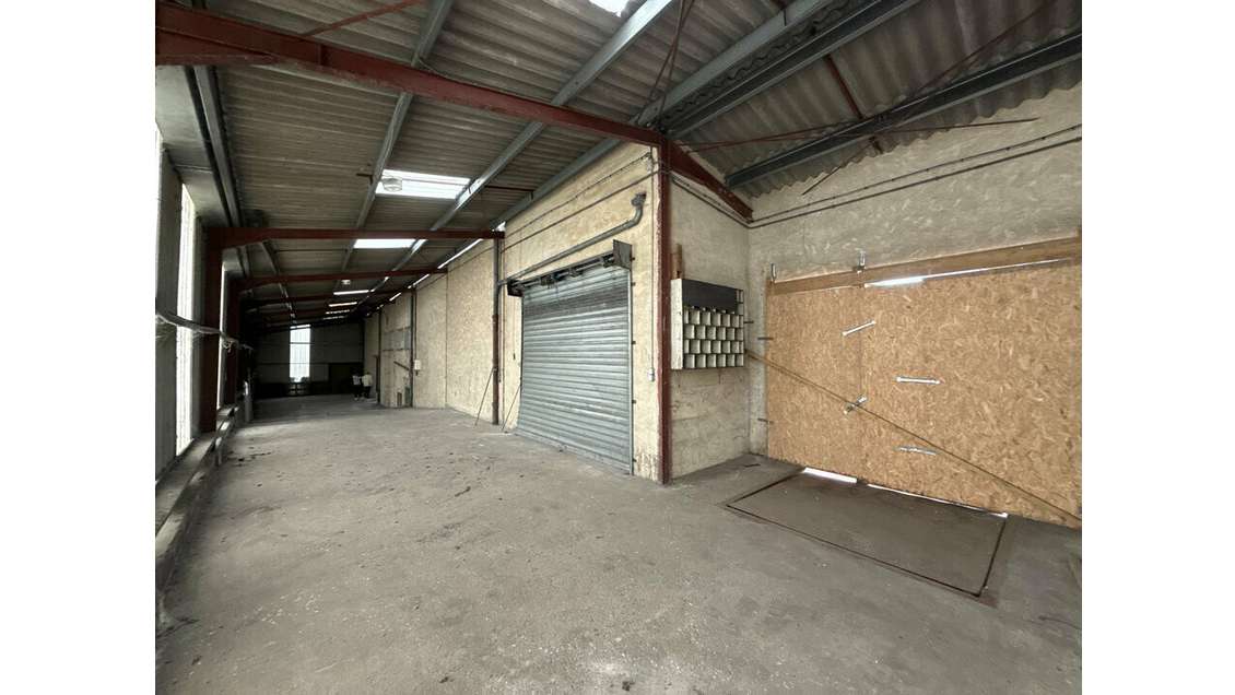 VERGT - LOCAL D'ACTIVITE à vendre