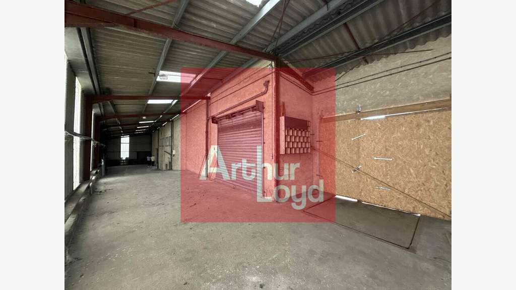 Local d'activité 1200m² à vendre à Vergt