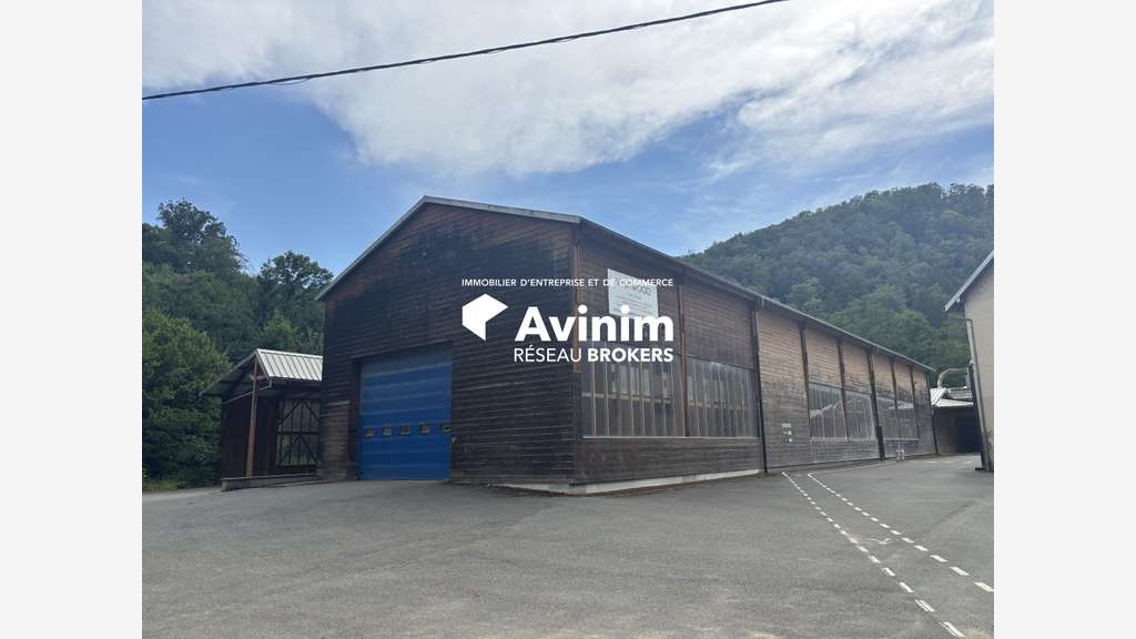 Bâtiments activités 3700m² sur terrain 13 000m²