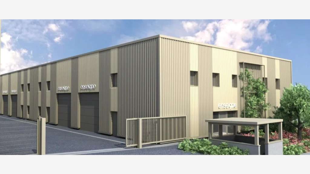 AV bâtiments pro de 1800m² à Verneuil-en-Halatte
