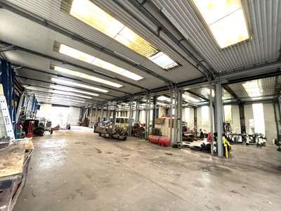 A vendre local d'activité 742m² à Vernon (27200)