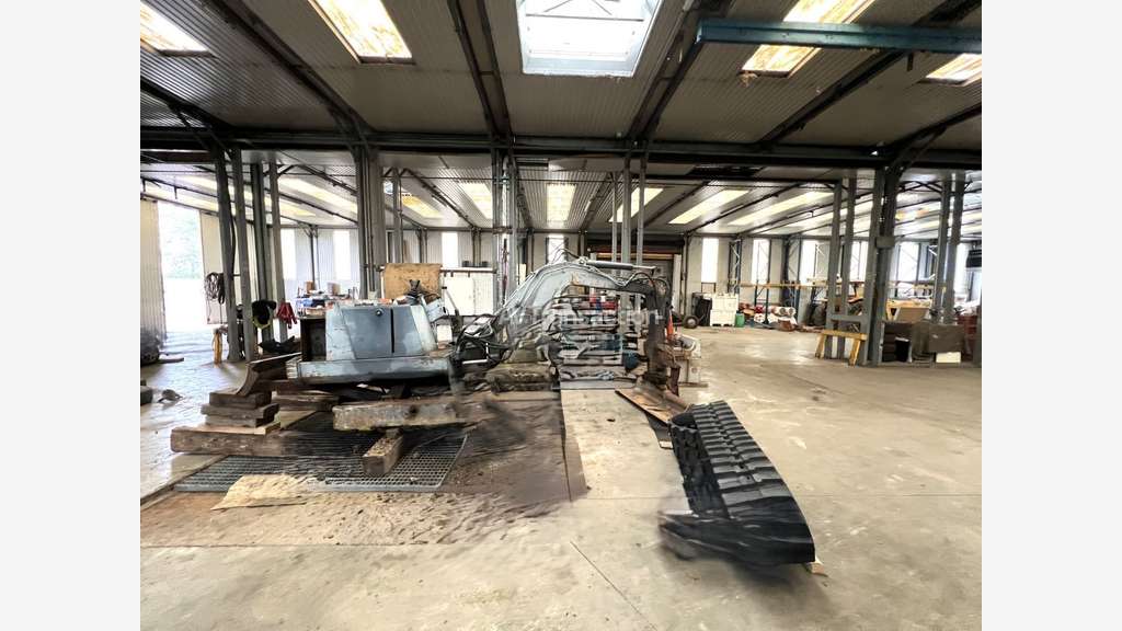 A vendre local d'activité 742m² à Vernon (27200)