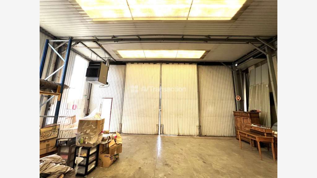 A vendre local d'activité 742m² à Vernon (27200)