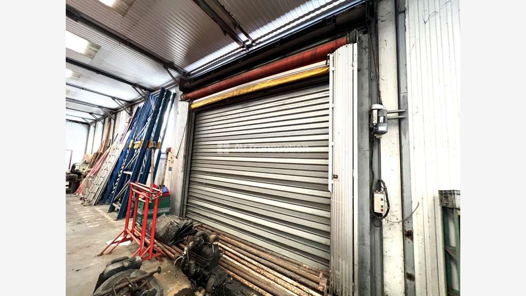 A vendre local d'activité 742m² à Vernon (27200)