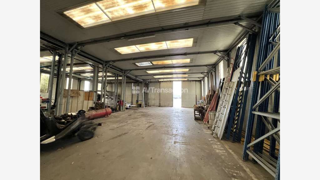 A vendre local d'activité 742m² à Vernon (27200)