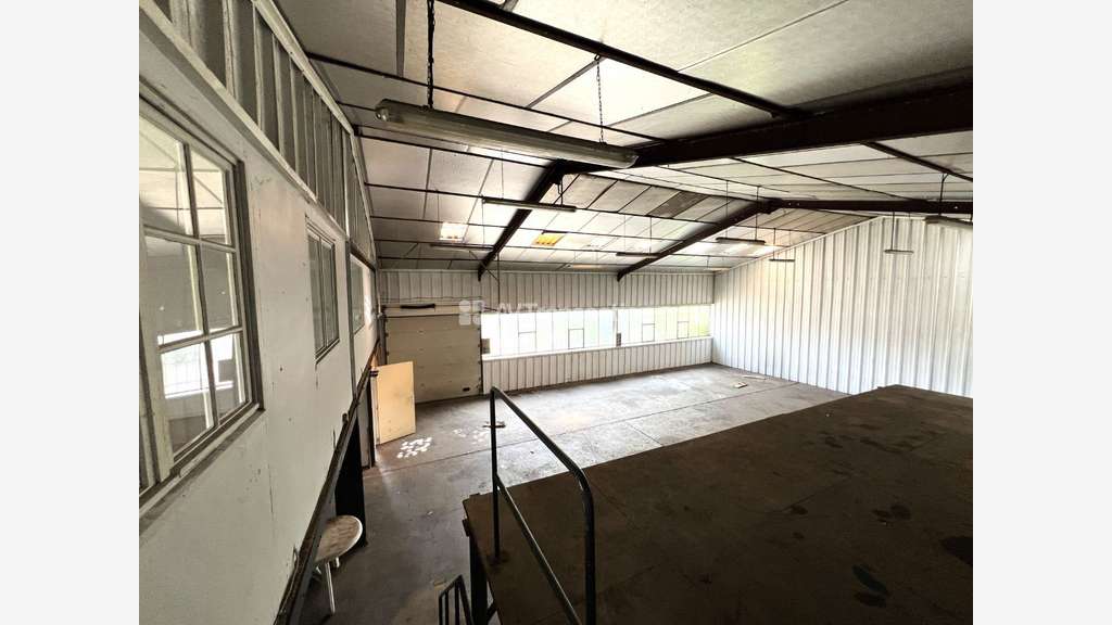 A vendre , Vernon ( 27200 ,) batiment d'activités