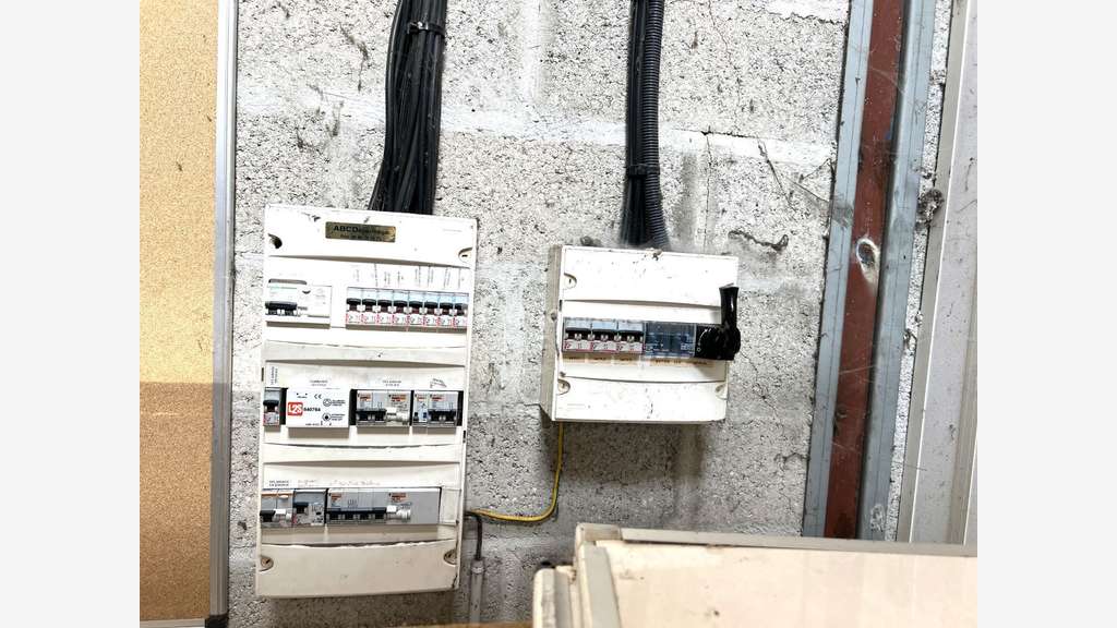 A vendre , Vernon ( 27200 ,) batiment d'activités