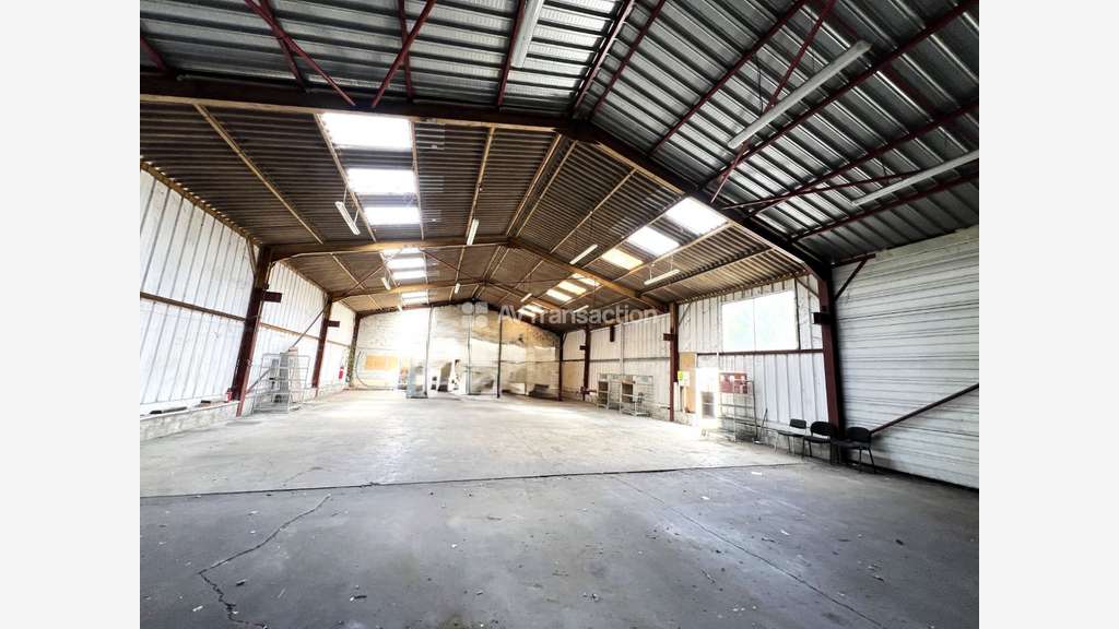 A vendre , Vernon ( 27200 ,) batiment d'activités